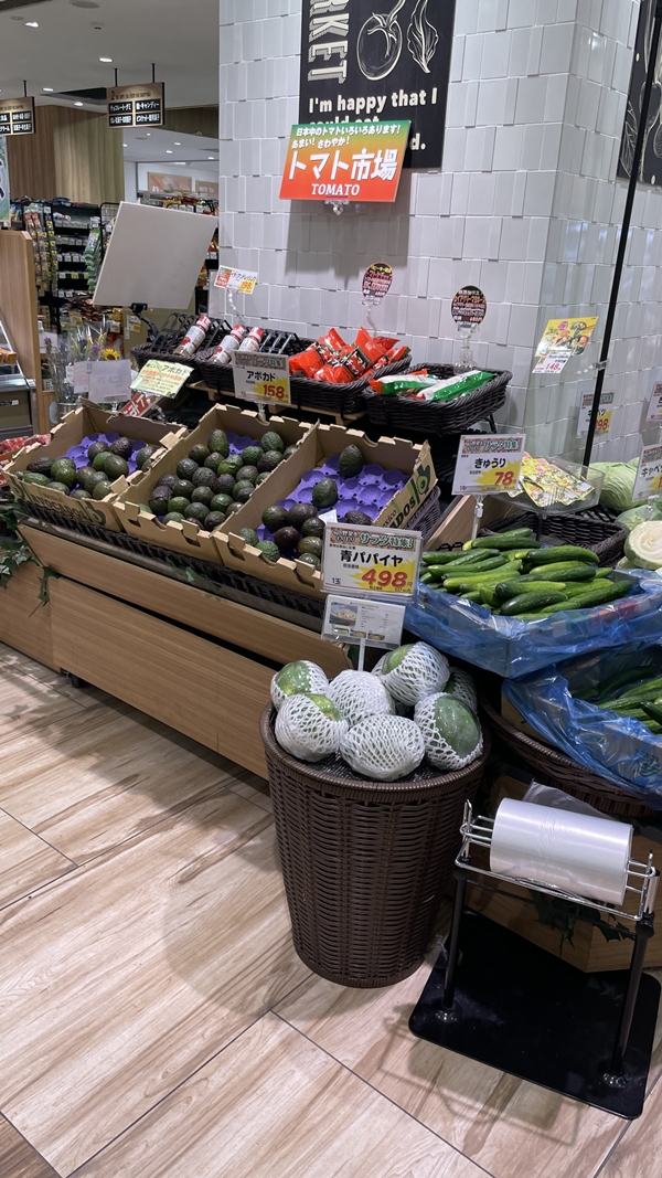 フレッシュマーケットアオイの店内写真