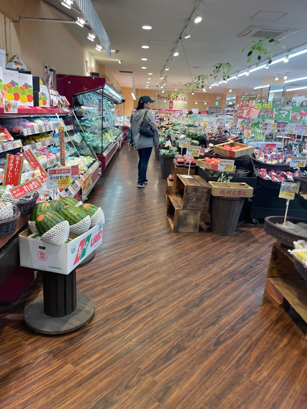 フレッシュマーケットアオイの店内写真