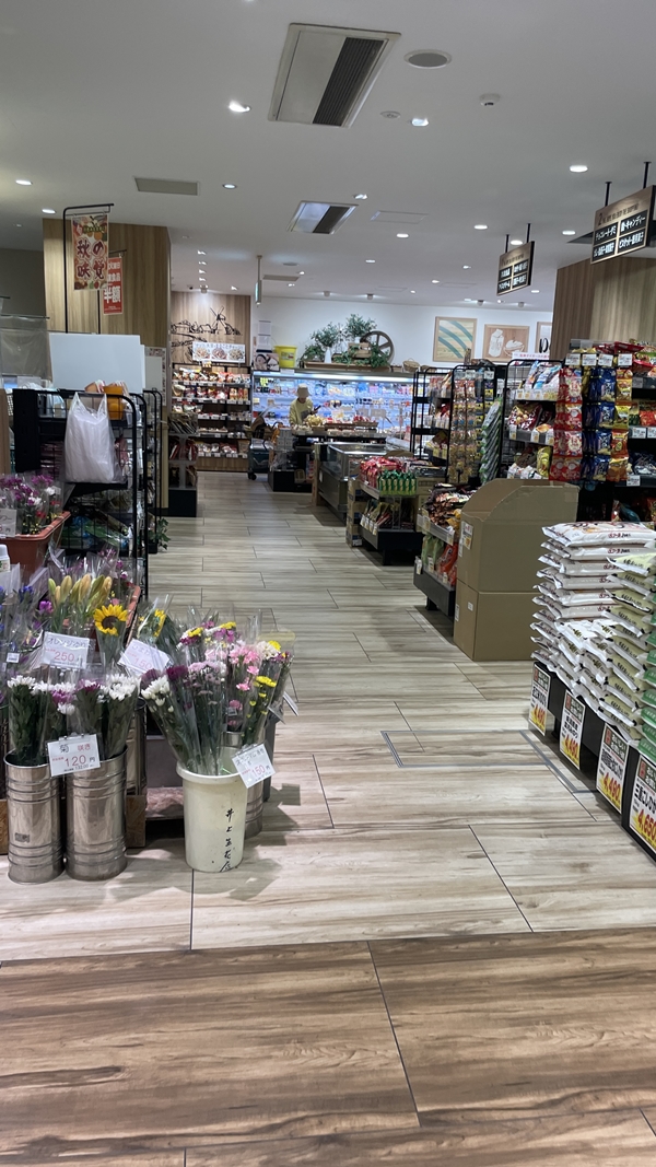 フレッシュマーケットアオイの店内写真