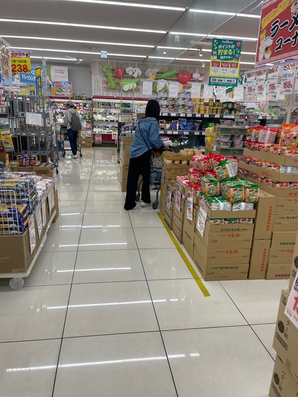 業務スーパーボトルワールドの店内写真