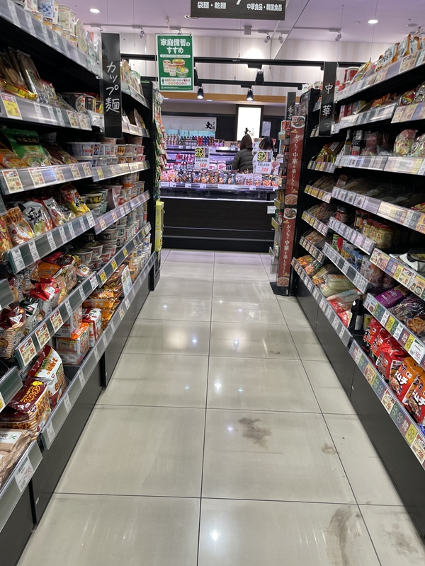 イセザキ市場の店内写真