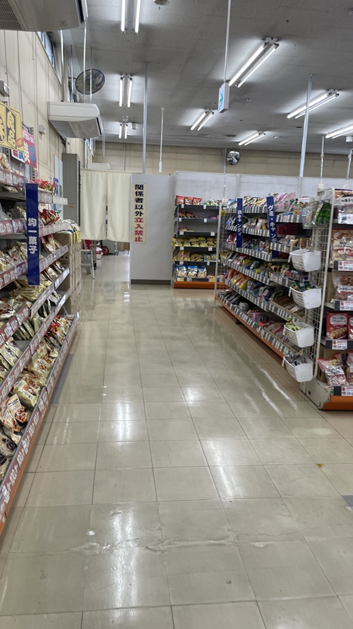 スーパーマーケットのキヌヤの店内写真