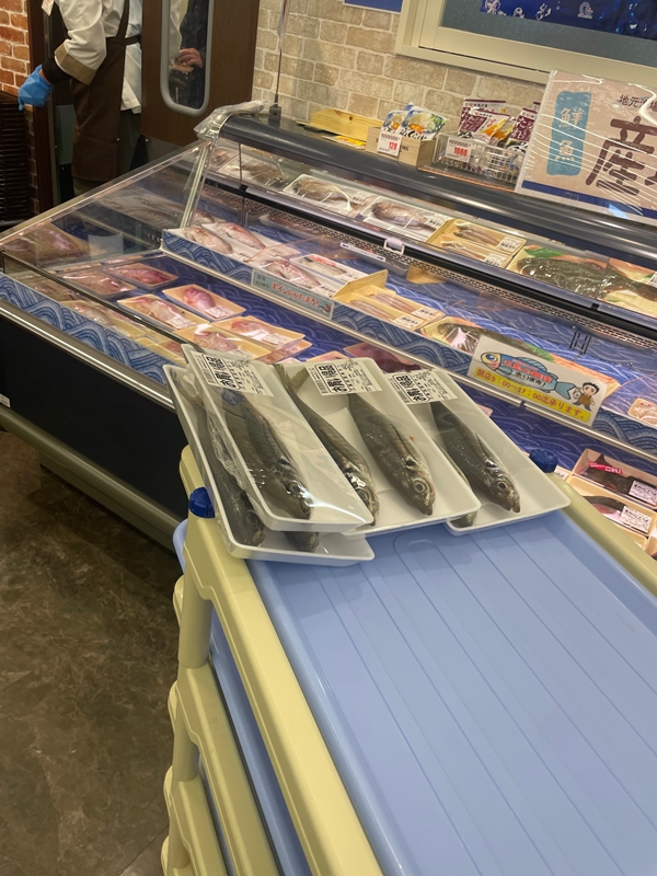 全国展開しているクスリのアオキの店内写真