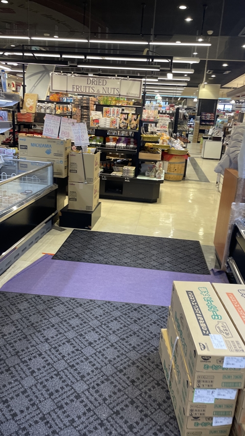 鶴屋フーディワンの店内写真