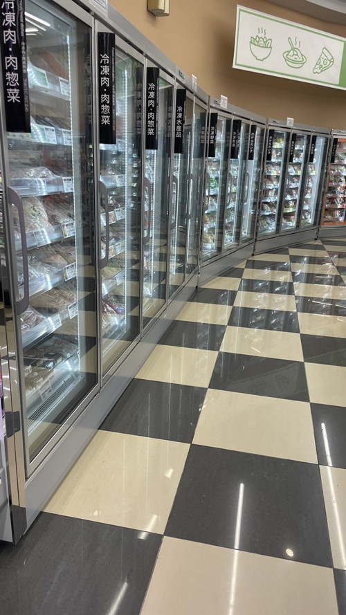 ウエルシアプラスの店内写真